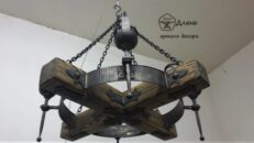 Люстра из дерева под старину